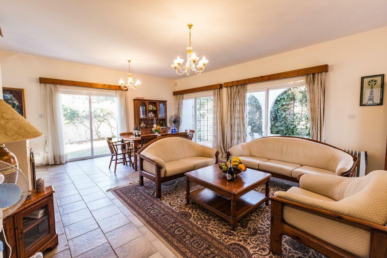 Villa Papaya Residence Paphos Bagian luar foto
