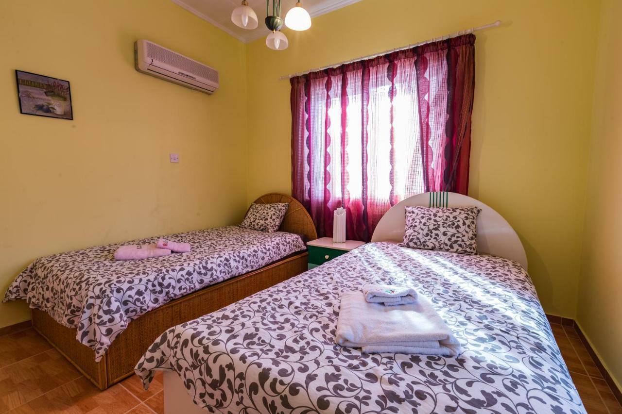 Villa Papaya Residence Paphos Bagian luar foto