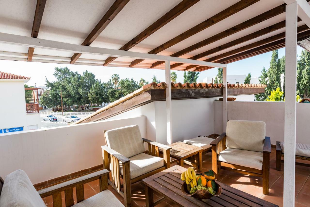 Villa Papaya Residence Paphos Bagian luar foto